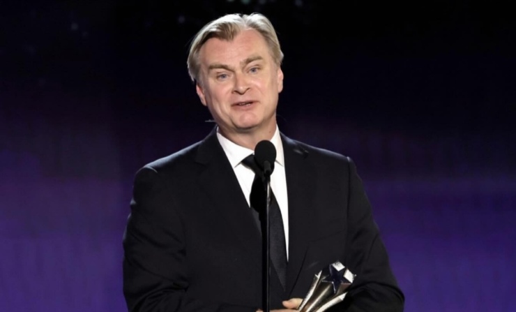 Christopher Nolan alla premiazione per Oppenheimer 