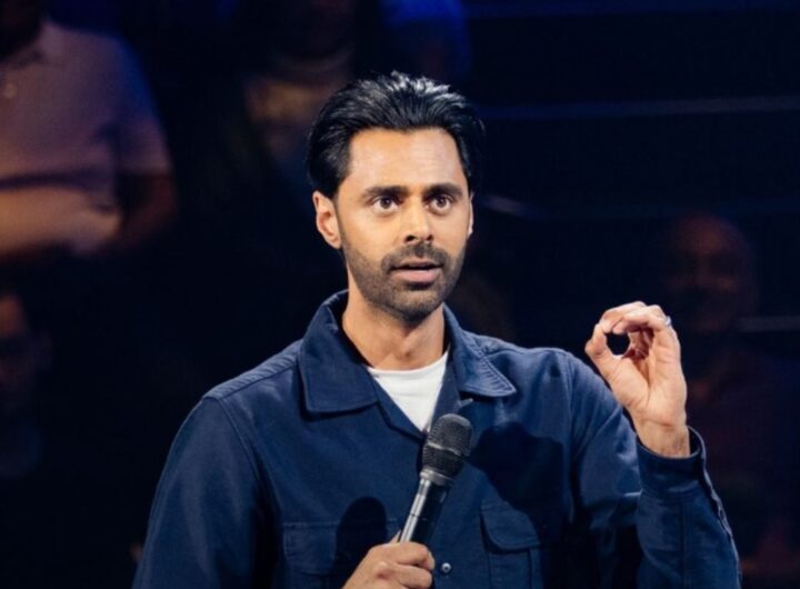 Hasan Minhaj sul palco