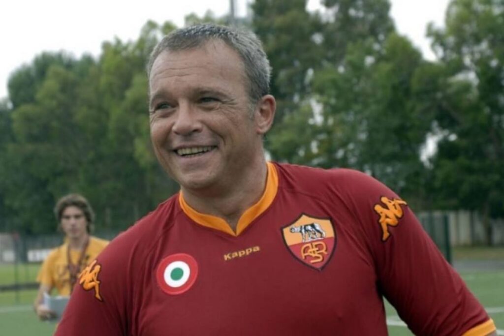 Claudio Amendola con la maglia della Roma