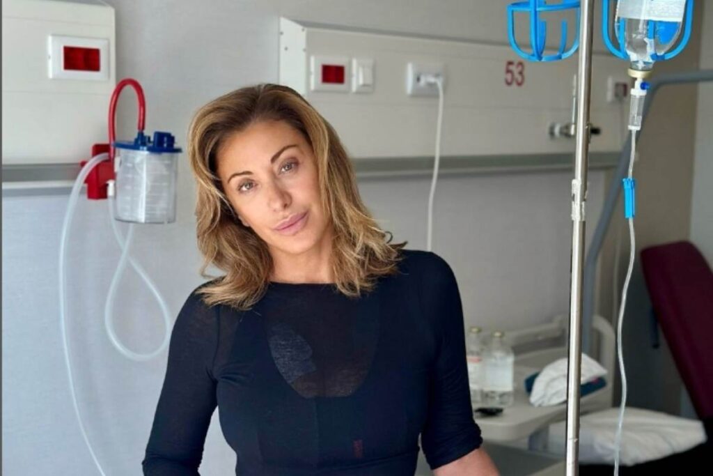 Sabrina Salerno in ospedale poco prima di entrare in sala operatoria